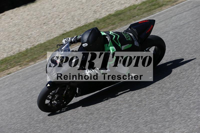 /15 22.05.2026  Plüss Moto Sport  Discover the Bike ADR /Gruppe rot - Race 3/98